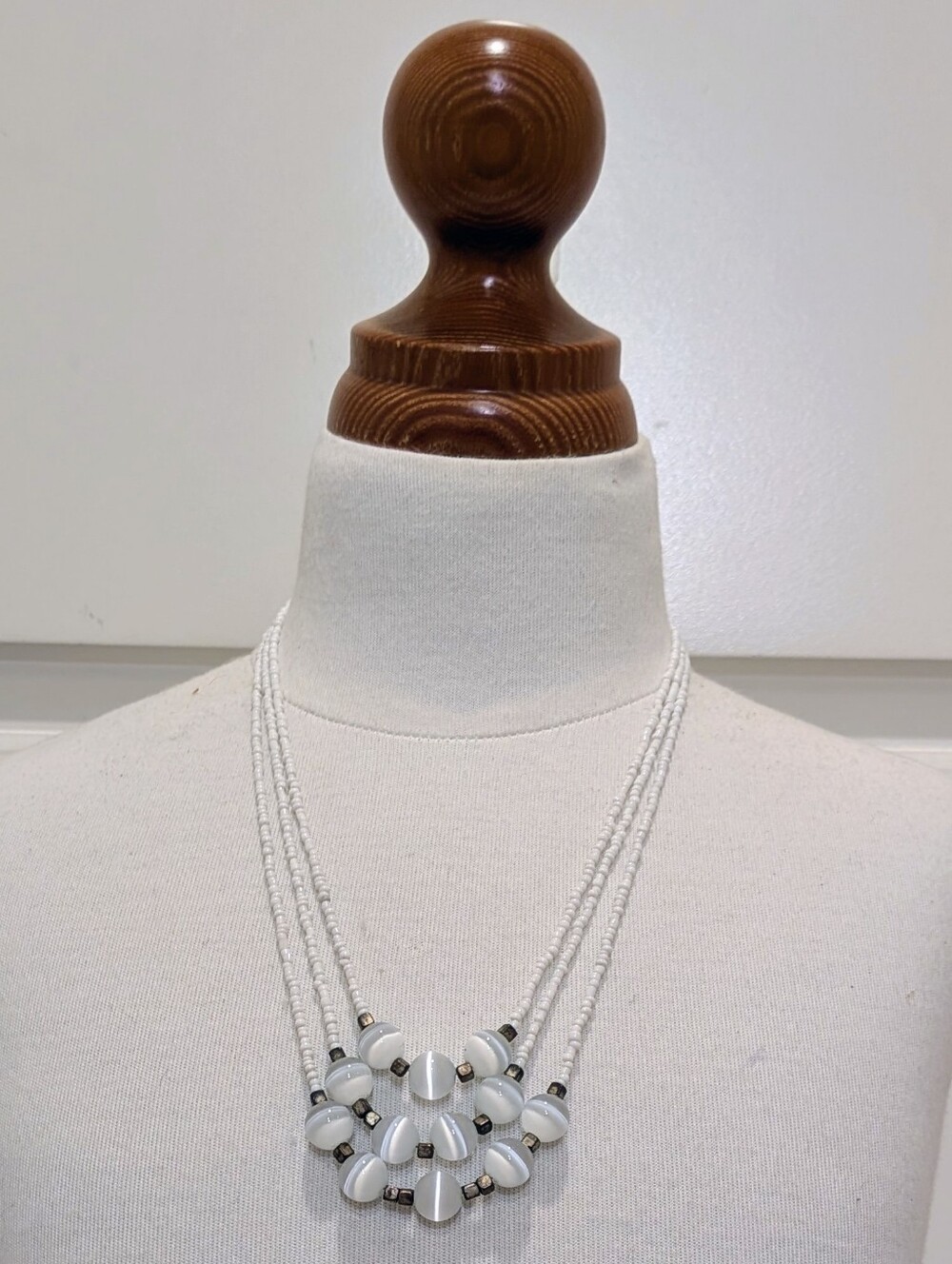 GUC Vintage White Illusion and Seed Bead Adjustable Length Necklace
